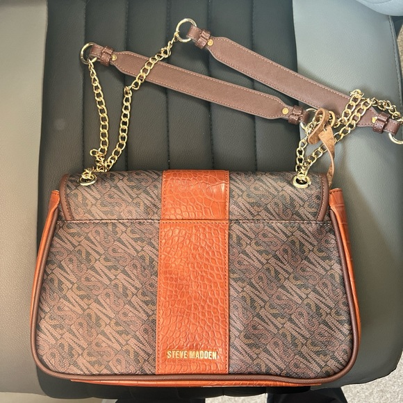 Steve Madden Purse. Like new. Price firm - Picture 2 of 4